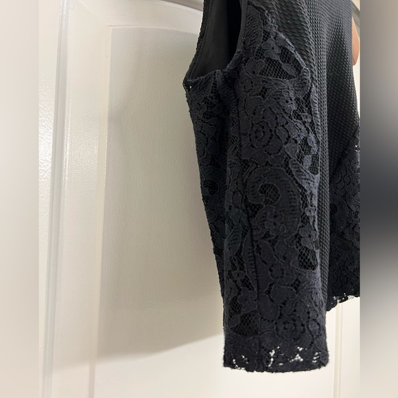 Banana Republic Sleeveless Top with Lace Inset and Exposed Zipper - Picture 6 of 10